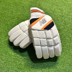 nb-dc-880-batting-gloves-1