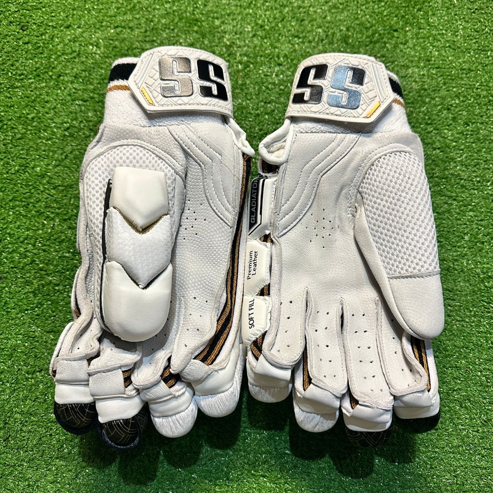 ss-gladiator-batting-gloves-3